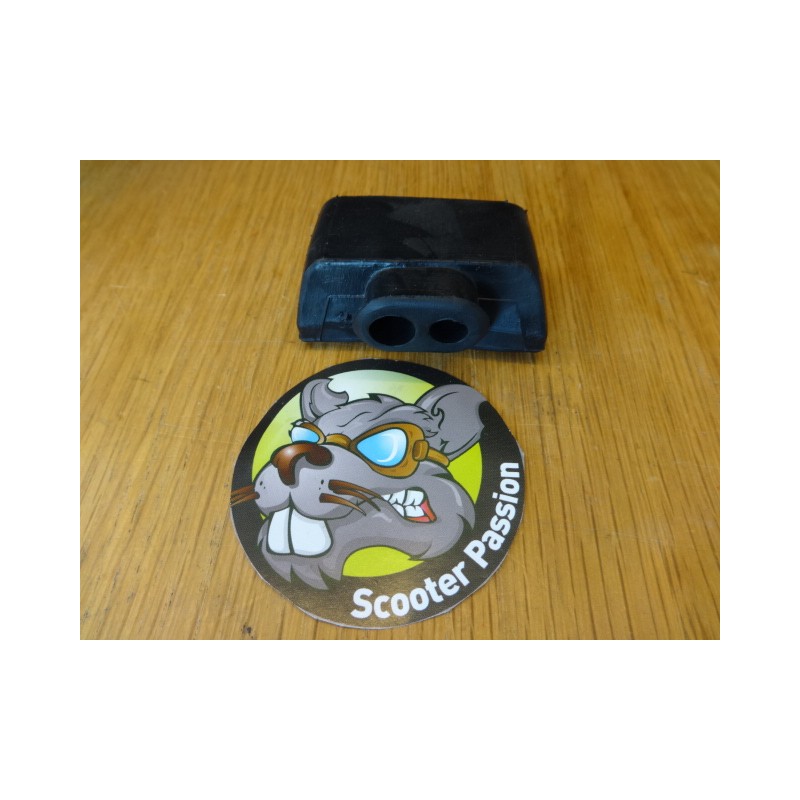 Rubber afdichting voor Lambretta 3 LI en Special 1962 tot 1964 kabelboom aansluitdoos chez scooter passion Rubber afdichting voor Lambretta 3 LI en Special 1962 tot 1964 kabelboom aansluitdoos chez scooter passion
