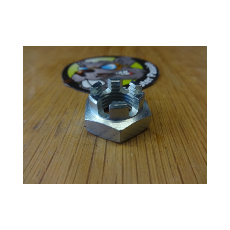 ecrou crenelé M14 tambour frein vespa ecrou crenelé M14 tambour frein vespa