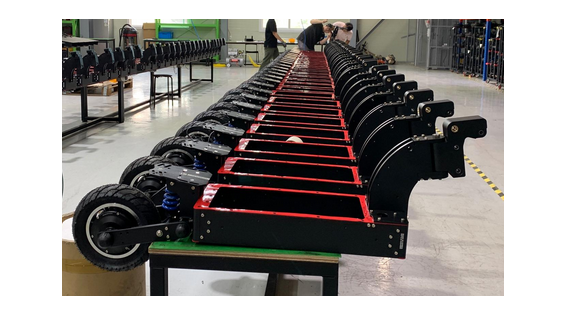 Pièces de carrosserie et caoutchouc trottinette électrique Currus NF11 Panther